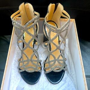 Jewel Badgley Mischka Heels size 7.5